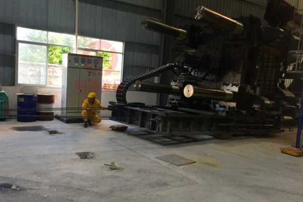 廣州海天公司2200T注塑機卸車定位綜合服務項目圖1